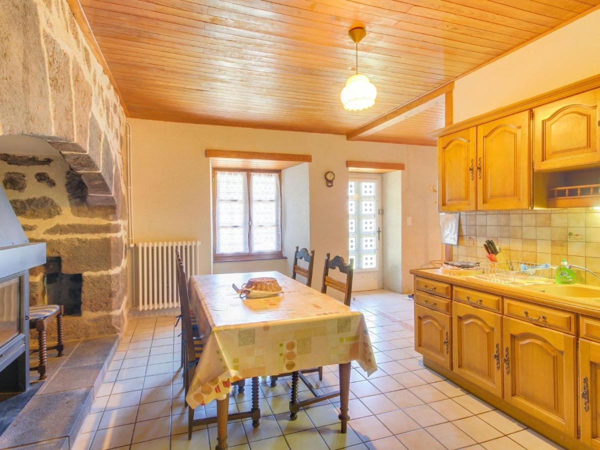 Beautiful Villa In The Parc Des Volcans D Auvergne Vic-sur-Cère Exteriér fotografie