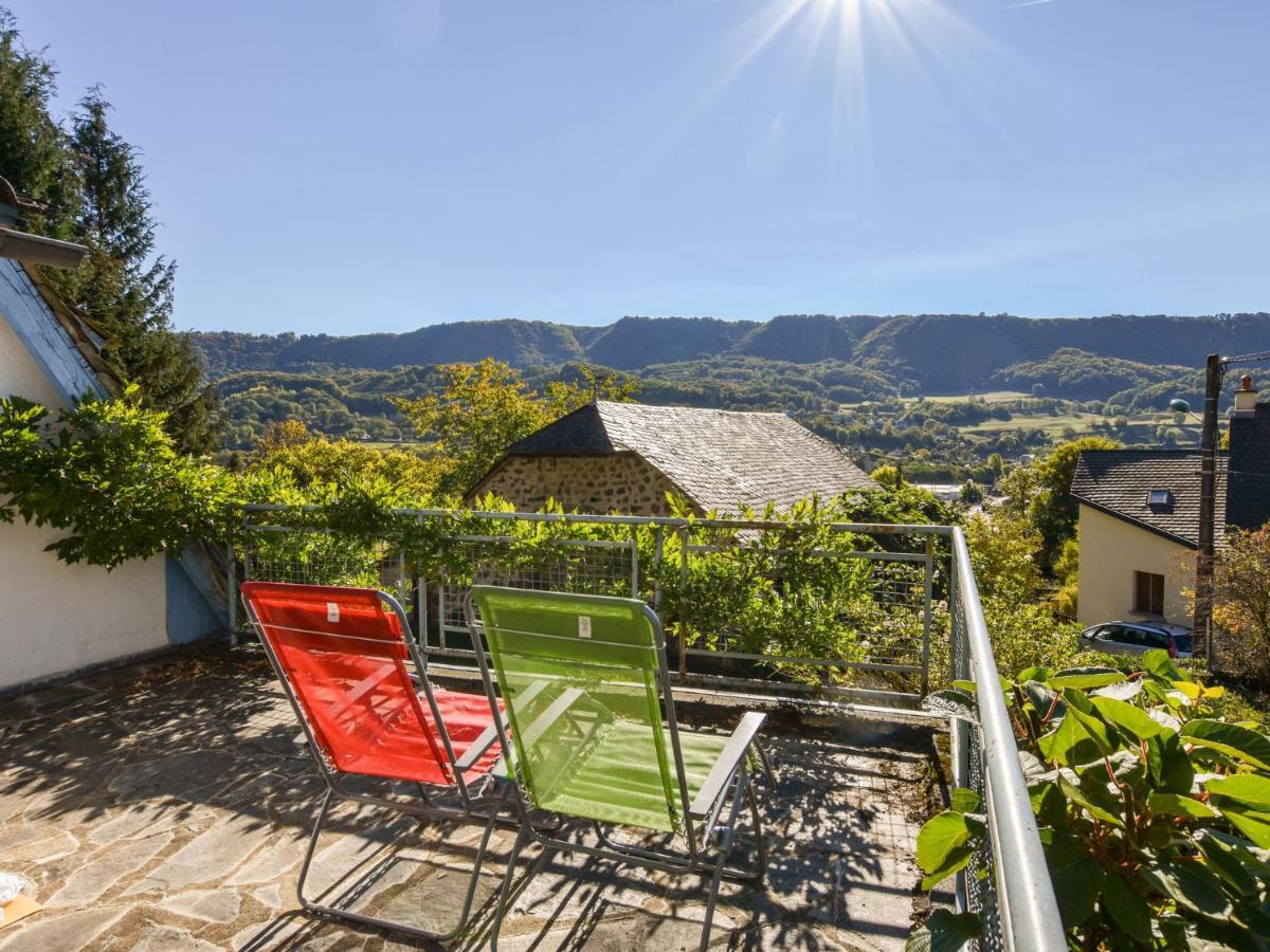 Beautiful Villa In The Parc Des Volcans D Auvergne Vic-sur-Cère Exteriér fotografie