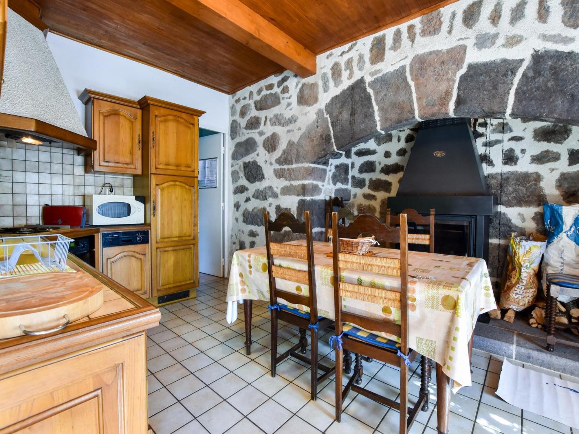Beautiful Villa In The Parc Des Volcans D Auvergne Vic-sur-Cère Exteriér fotografie