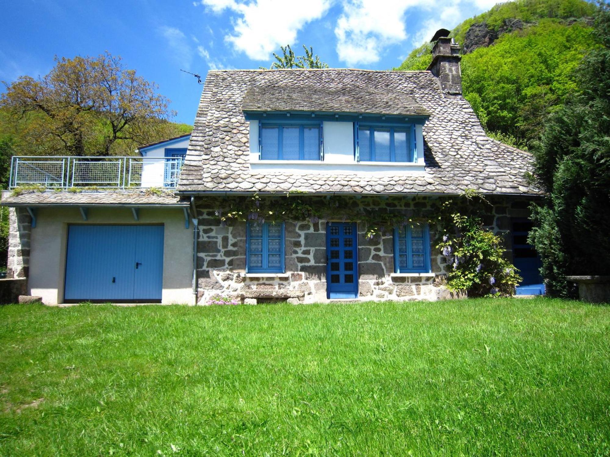 Beautiful Villa In The Parc Des Volcans D Auvergne Vic-sur-Cère Exteriér fotografie